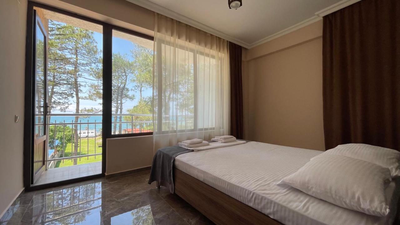Samni Hotel Ureki Eksteriør billede